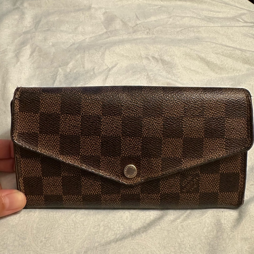 Pre-loved LV Sarah Wallet Vintage